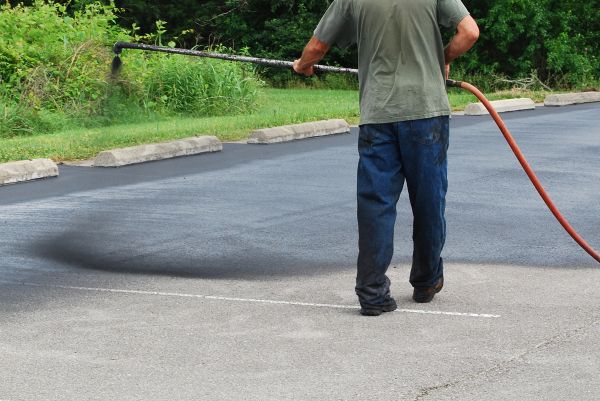 Lot Sealcoating in Midland